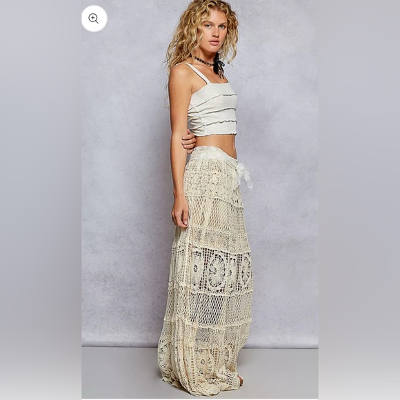 POL Crochet Flared Full Maxi Skirt SZ L Beige - Picture 3 of 9